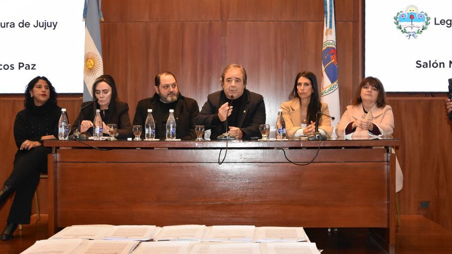 Hallaron en la Legislatura cerca de doscientos textos de relevancia histórica para Jujuy