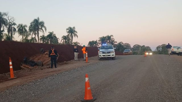 Despistaron y abandonaron un auto en El Soberbio: la Policía descubrió que había sido robado a mano armada en Buenos Aires.