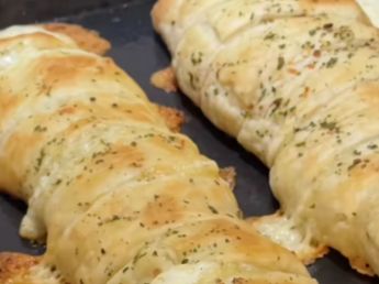 Picada mundialista: cómo hacer el arrollado express de ajo y muzzarella para alentar a la Selección