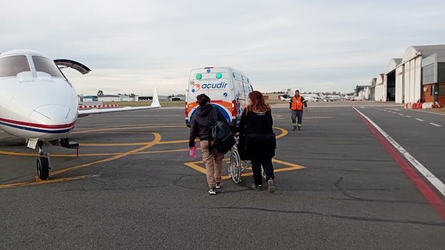El traslado fue coordinado por la Dirección de Traslados Sanitarios y contó con acompañamiento de enfermería especializada.