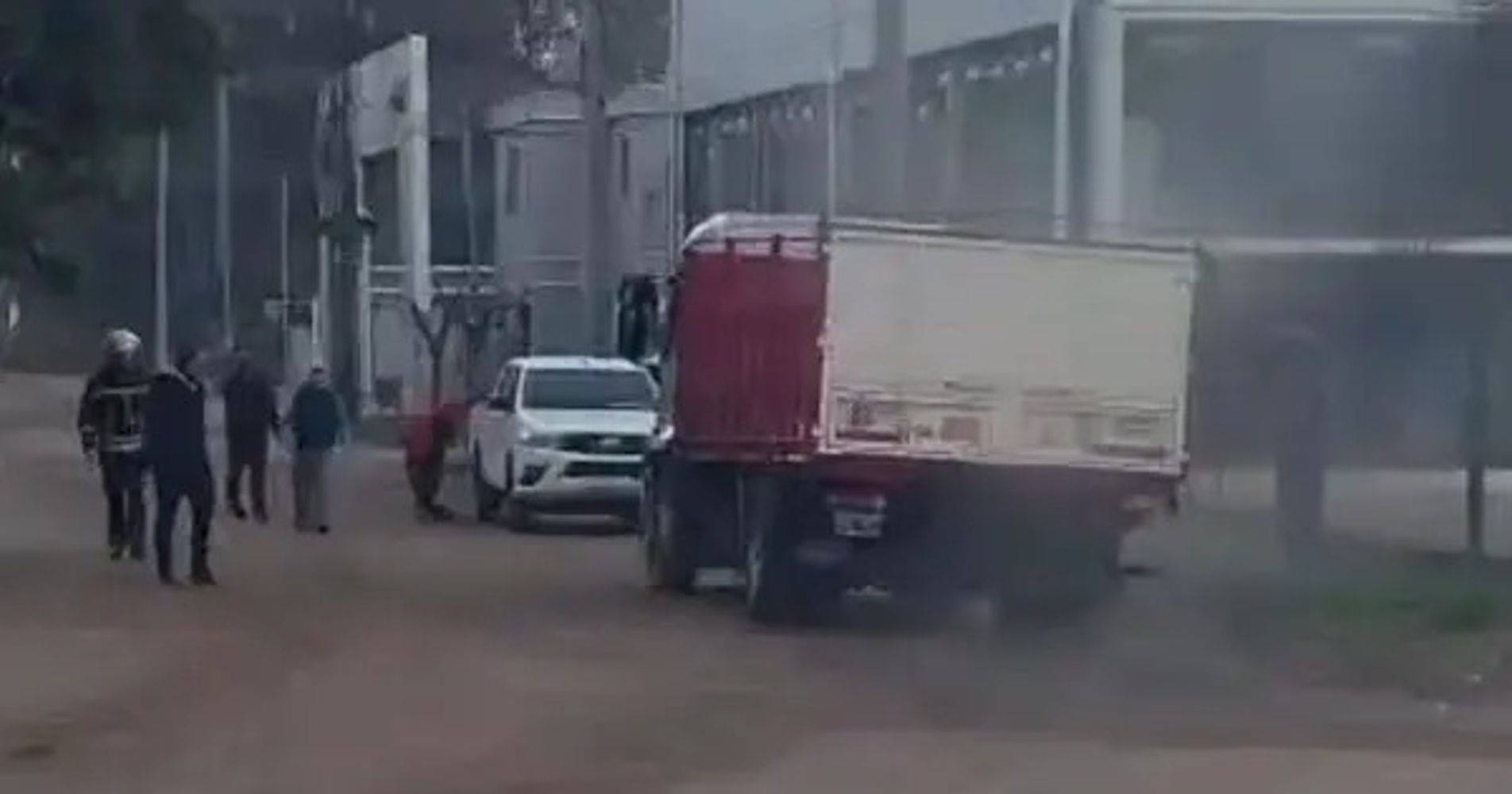 El incidente ocurrió precisamente en la intersección de la calle Paraguay y la colectora de la avenida Perón, Villa María.