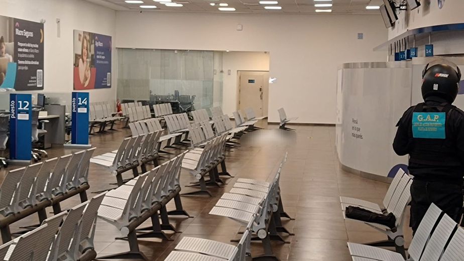 Un hombre de 62 años murió tras atragantarse con una chipa dentro de un banco en el centro de Posadas