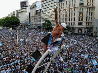"El que no salta...": el emotivo video de la AFA en la previa de Argentina vs. Inglaterra