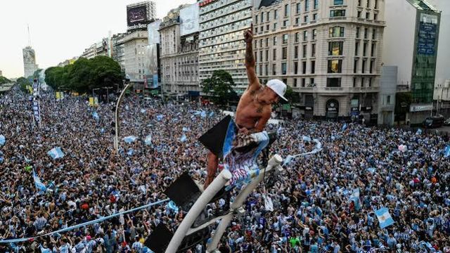La Asociación del Fútbol Argentino publicó un spot en la previa del partido que protagonizará el seleccionado nacional en la semifinal de la Copa del Mundo.
