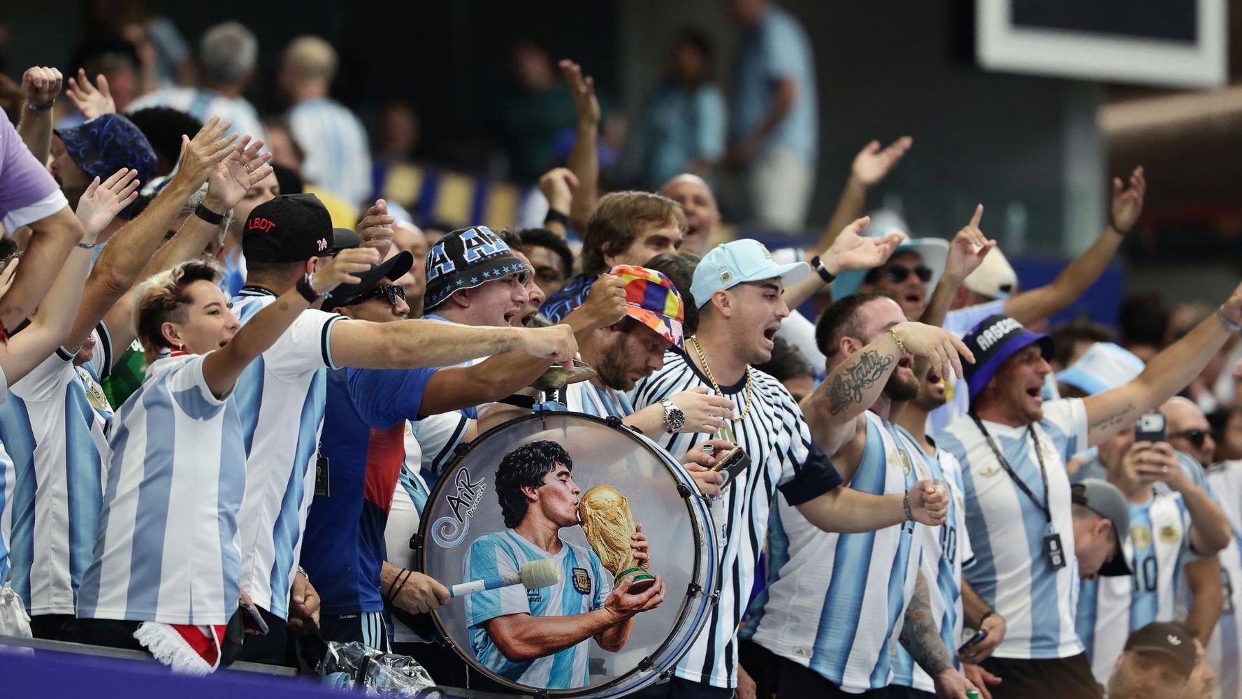 ¿Se podrán llevar banderas de Malvinas? La decisión de la FIFA para Argentina vs. Inglaterra.