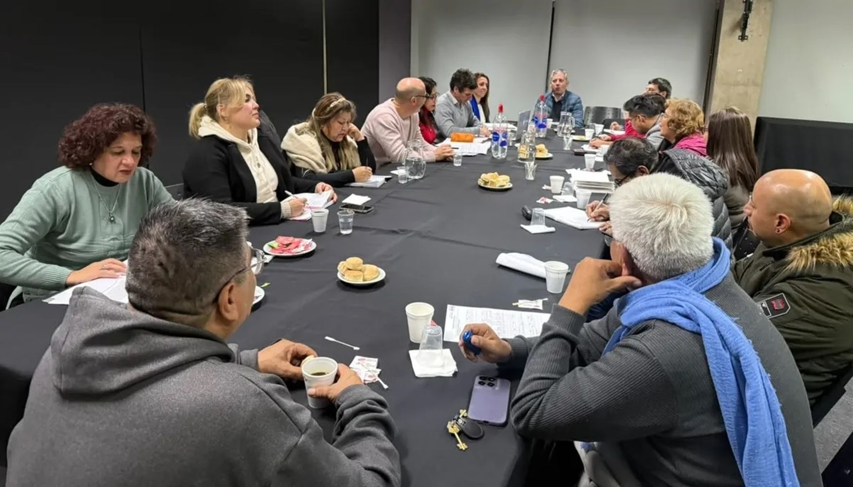 El Gobierno provincial ratificó este mediodía su "compromiso de continuar monitoreando la evolución de la situación económica y fiscal, manteniendo una política salarial responsable".