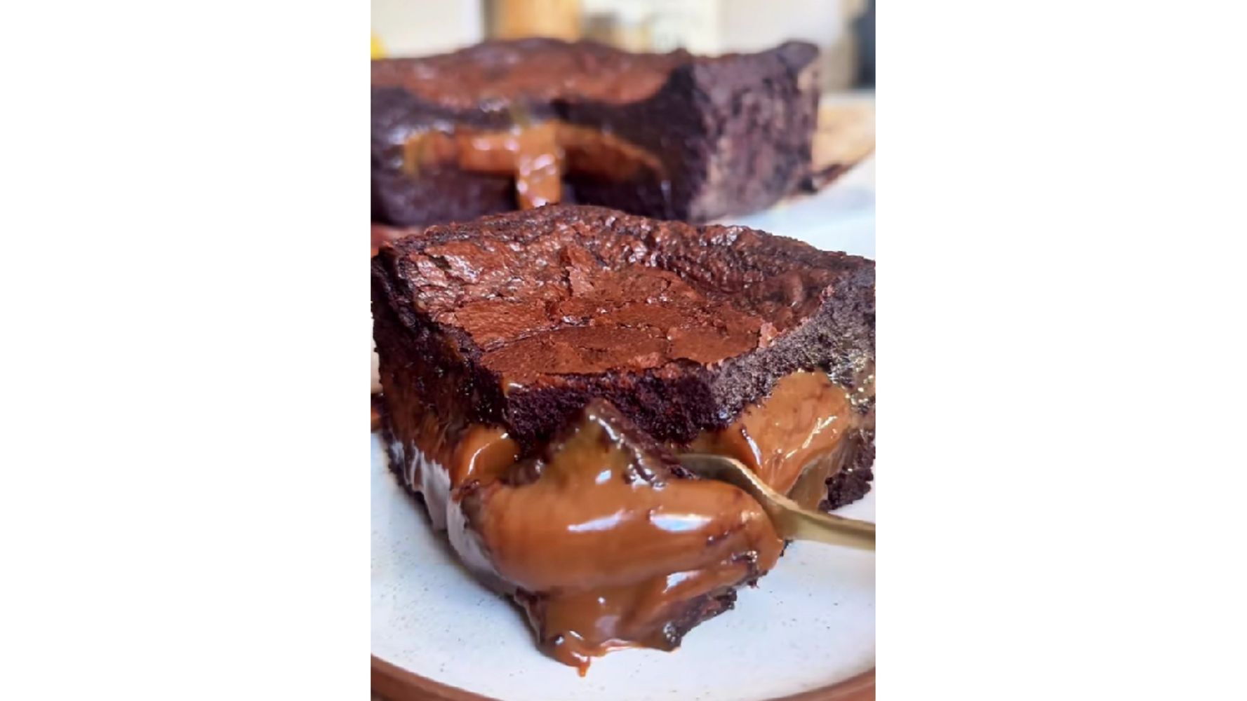 Así de relleno queda este brownie.