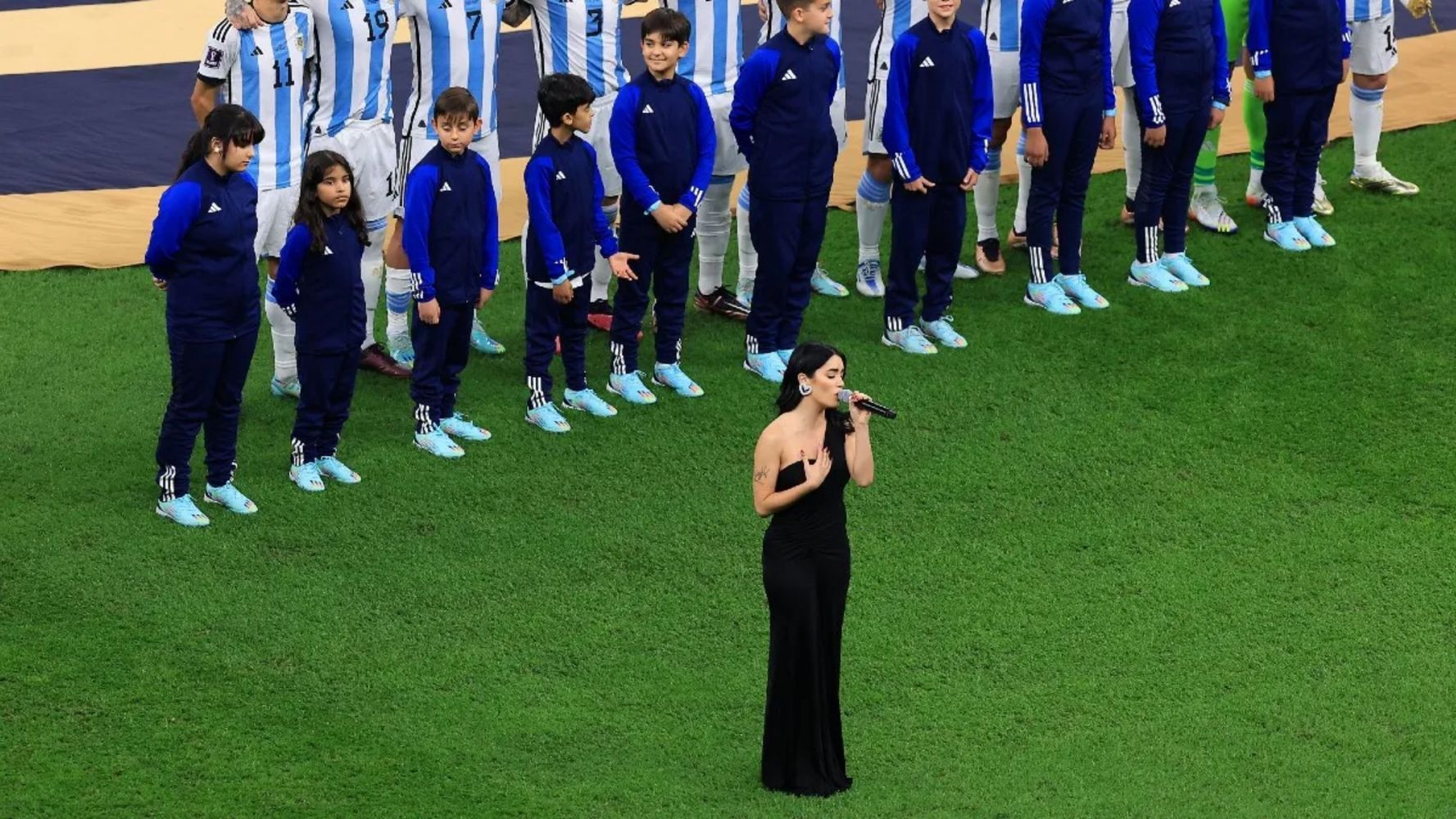 Lali fue la encargada de cantar el Himno Nacional en la final de Qatar 2022.