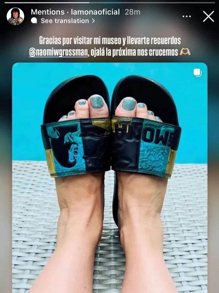 La Mona Jiménez compartió la publicación de Naomi Grossman.