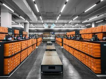 2x1 en ropa y zapatillas desde $50.000: Nike liquida indumentaria en sus outlets de Buenos Aires