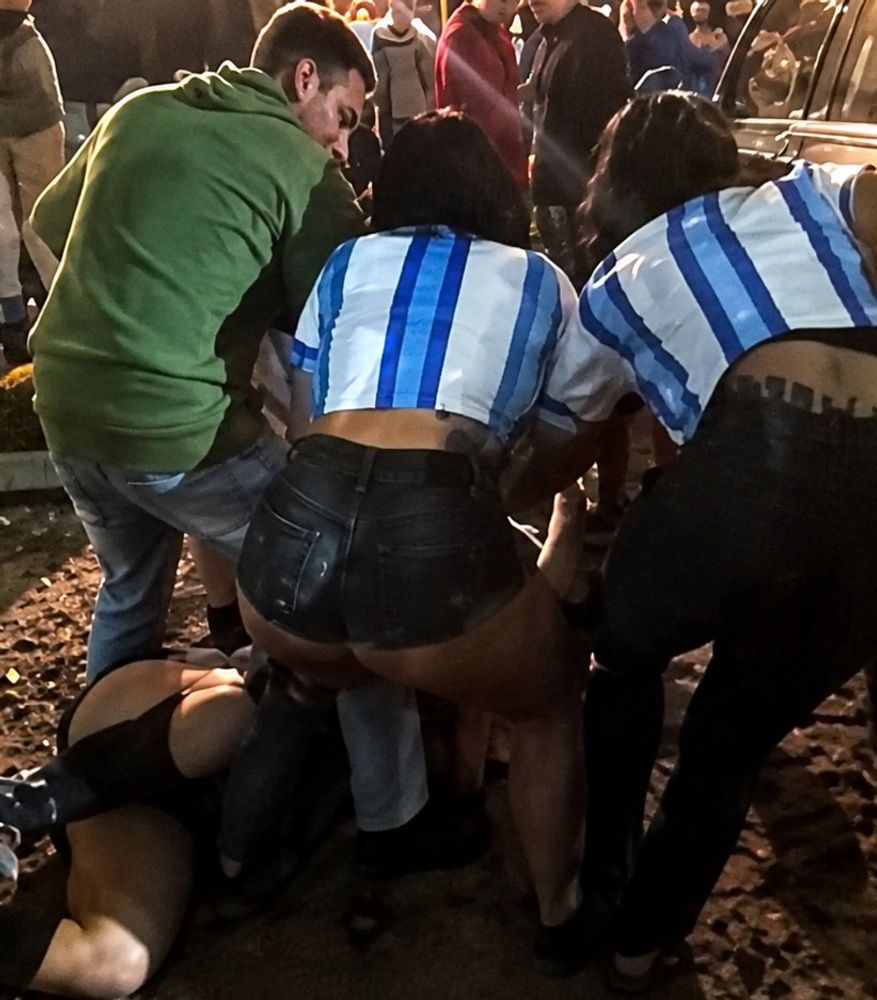 Qué se sabe del estado de salud de la joven que fue atacada por tres mujeres y luego sufrió un grave accidente de tránsito.