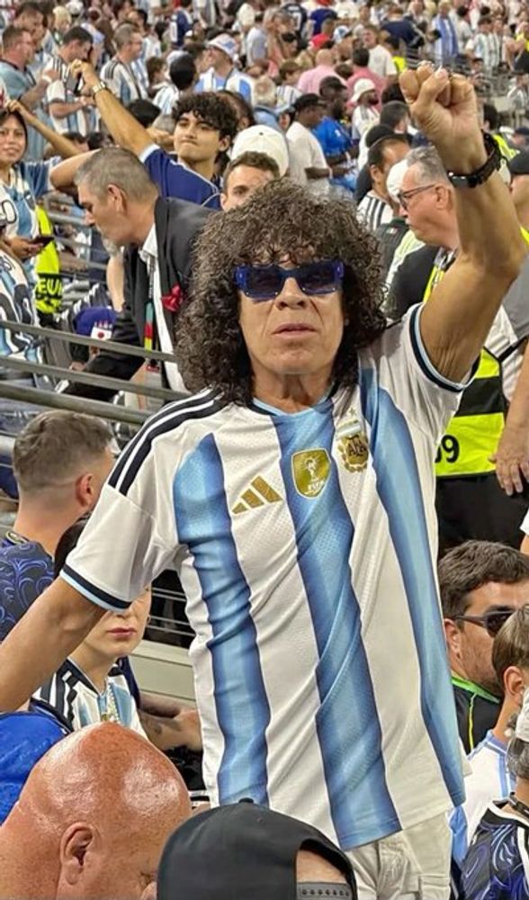 La Mona Jiménez.