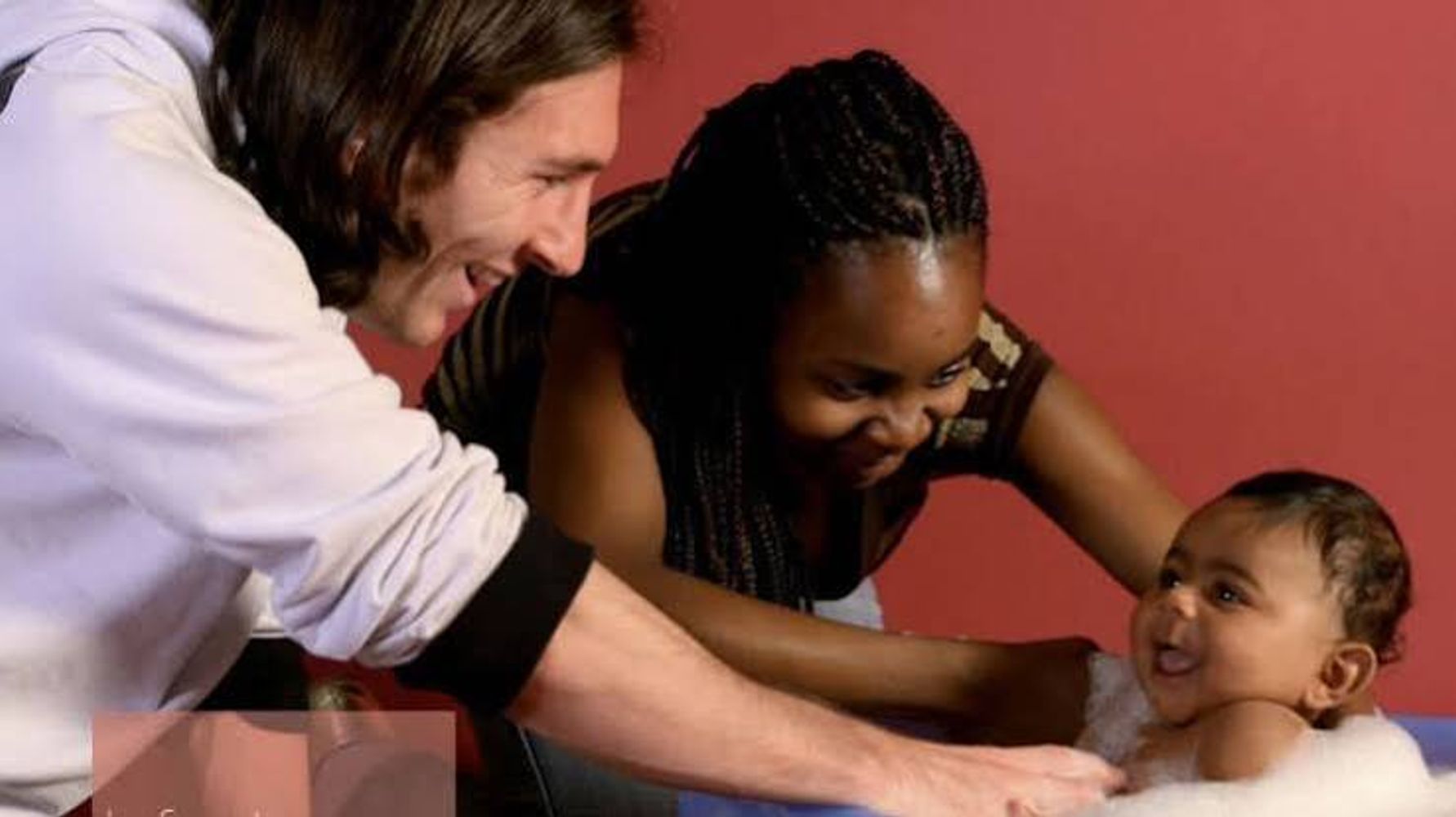 Lionel Messi y Lamine Yamal, protagonistas de una campaña benéfica en Barcelona.