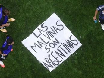 Qué sanción podría recibir la Selección Argentina por la bandera de Malvinas tras el triunfo ante Inglaterra