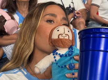 La cábala de Jimena Barón para la Selección Argentina: qué significa el peluche de Jesús que lleva a todos los partidos