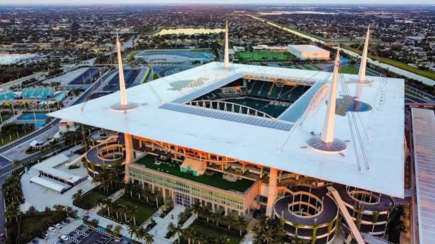 El estadio de Miami podría ser una alternativa en caso de que continúe la situación climática.