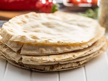 Sin harina y en sartén: cómo hacer pan árabe saludable en solo 10 minutos