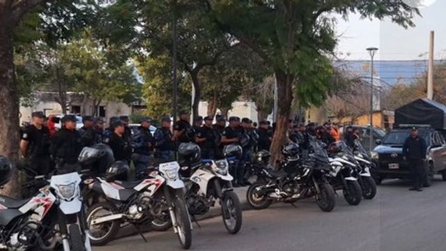 Participaron numerarios de distintas seccionales junto a grupos especiales de la Policía de Catamarca.