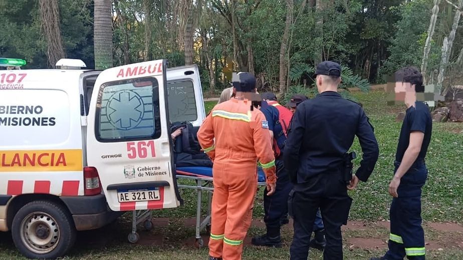 Asistieron a una turista francesa tras una caída en el Parque Provincial Salto Encantado.