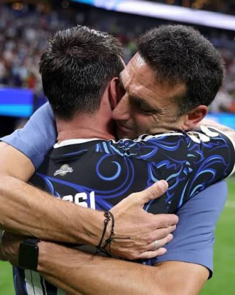 Messi y Scaloni, la amistad a través de los años