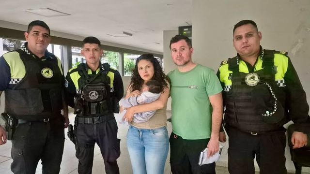 El pequeño recuperó la respiración durante el traslado de urgencia al Hospital Avellaneda gracias a las maniobras de un efectivo del 911.