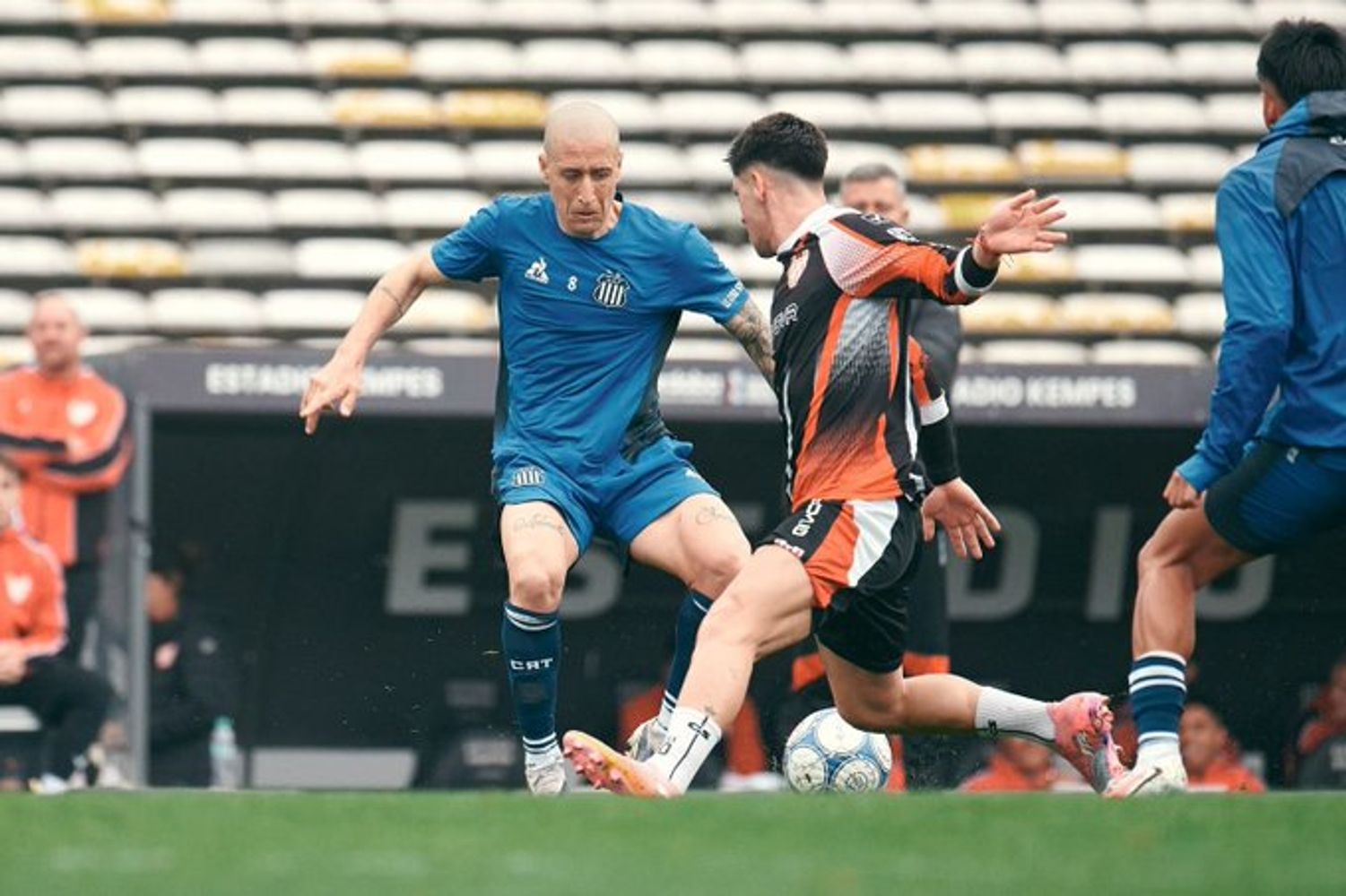 Talleres perdió ante Instituto, y salió lesionado Diego Valoyes.