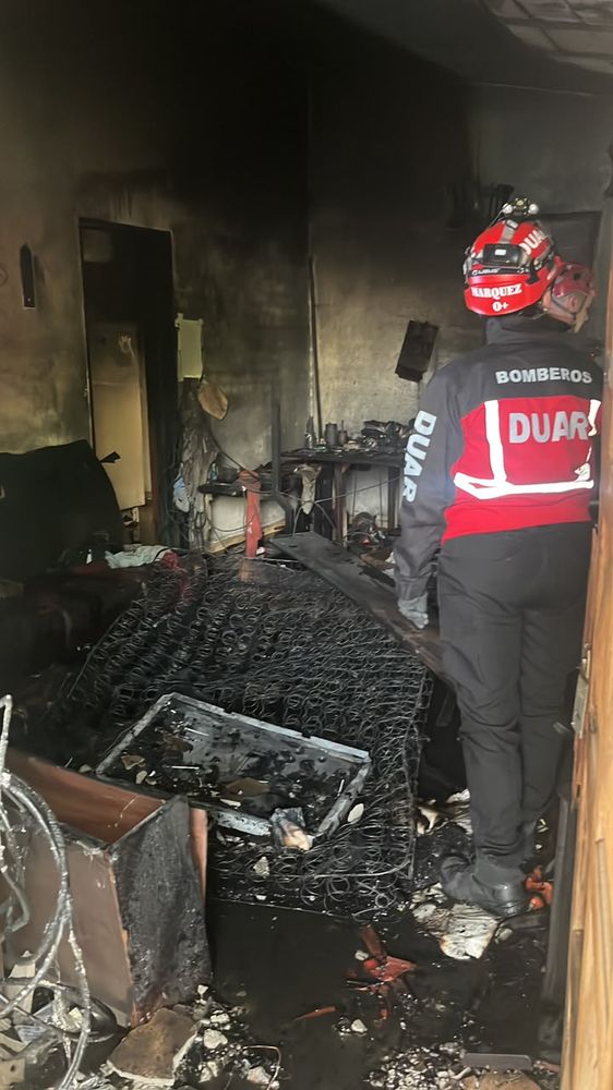 Incendio en barrio Teodoro Fels, ciudad de Córdoba.