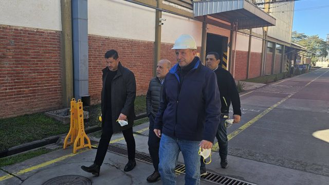 Directivos de la Cooperativa de Tabacaleros de Jujuy recibieron la visita oficial del coordinador nacional del FET, Marcelo Reinoso, en la planta de Perico.