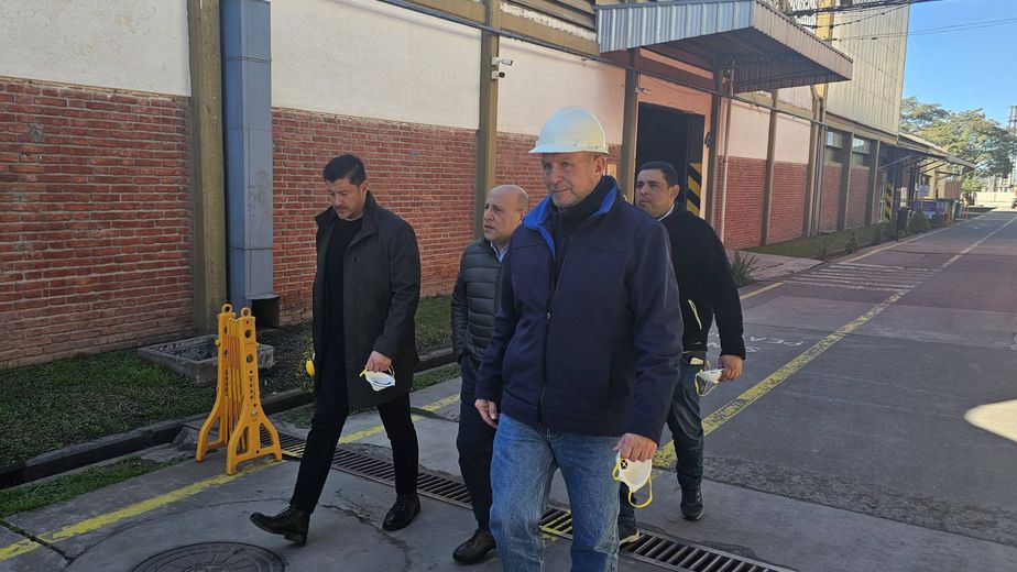 Directivos de la Cooperativa de Tabacaleros de Jujuy recibieron la visita oficial del coordinador nacional del FET, Marcelo Reinoso, en la planta de Perico.
