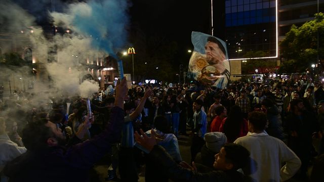 Los cordobeses y el aguante a la Selección. Se festejó igual.