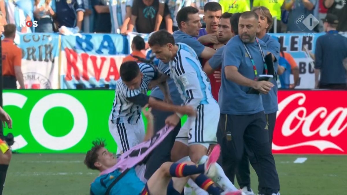 Leandro Paredes, a las piñas en la final del Mundial 2026: Lionel Scaloni se metió a separar