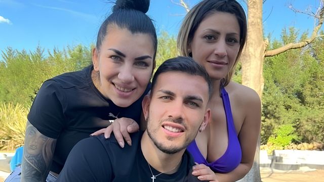Leandro Paredes junto a sus hermanas Bárbara y 