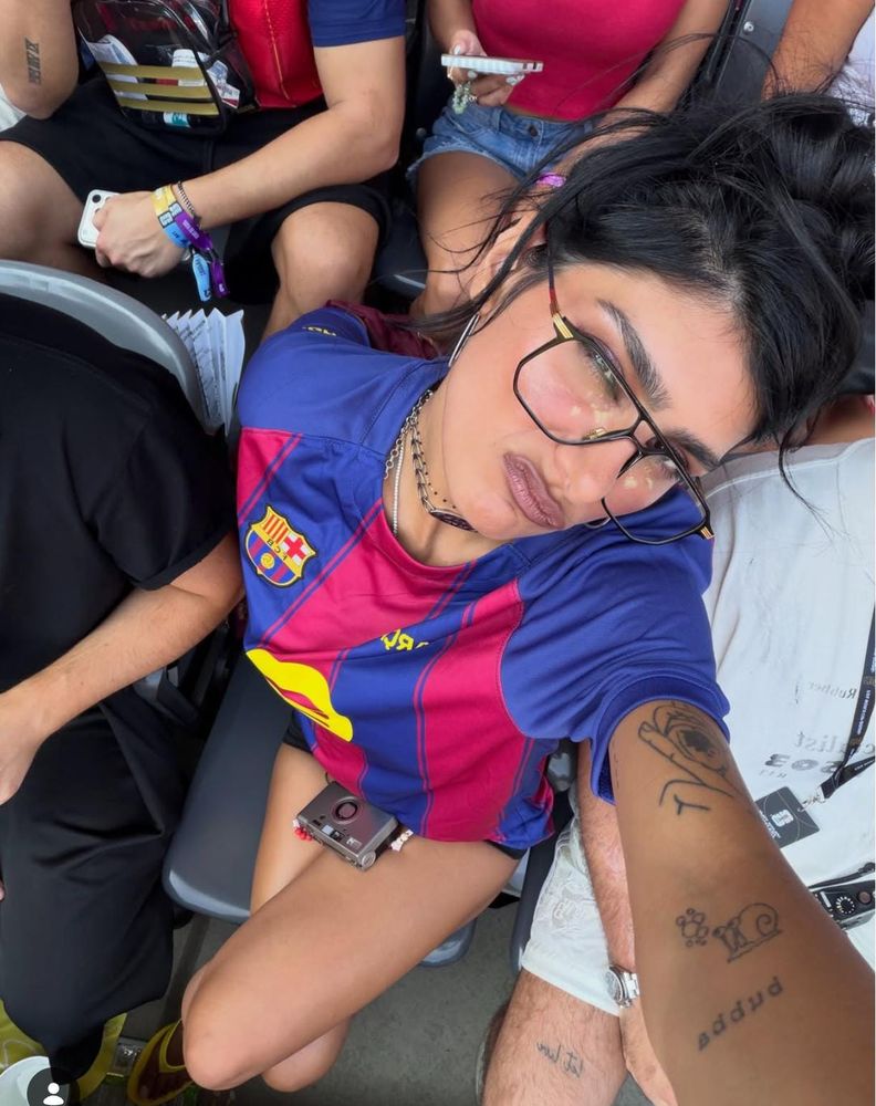 Con la camiseta de Lamine Yamal y sandalias con taco, Mia Khalifa festejó por España campeón del Mundial 2026