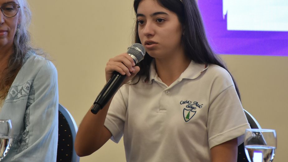 Una estudiante de Carlos Paz creó una app que anticipa incendios e inundaciones
