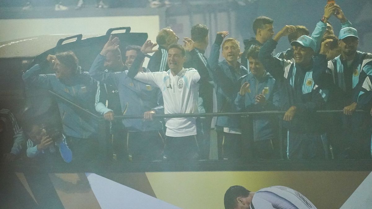 Baño de cariño para la Selección Argentina: los jugadores fueron ovacionados en el recibimiento
