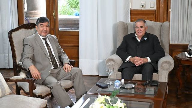 El encuentro incluyó la próxima sesión, el escenario político y los planteos del sector cañero.