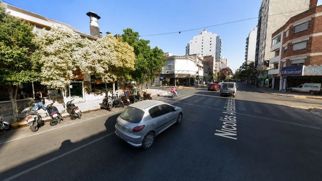 Encontraron a un hombre muerto dentro de un auto en Córdoba. 