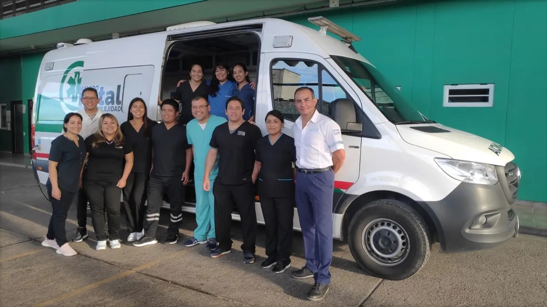 El Sistema de Asistencia Médica de Emergencias (SAME) de Jujuy cuenta con una ambulancia equipada como terapia intensiva móvil, diseñada específicamente para la atención de recién nacidos en emergencia.