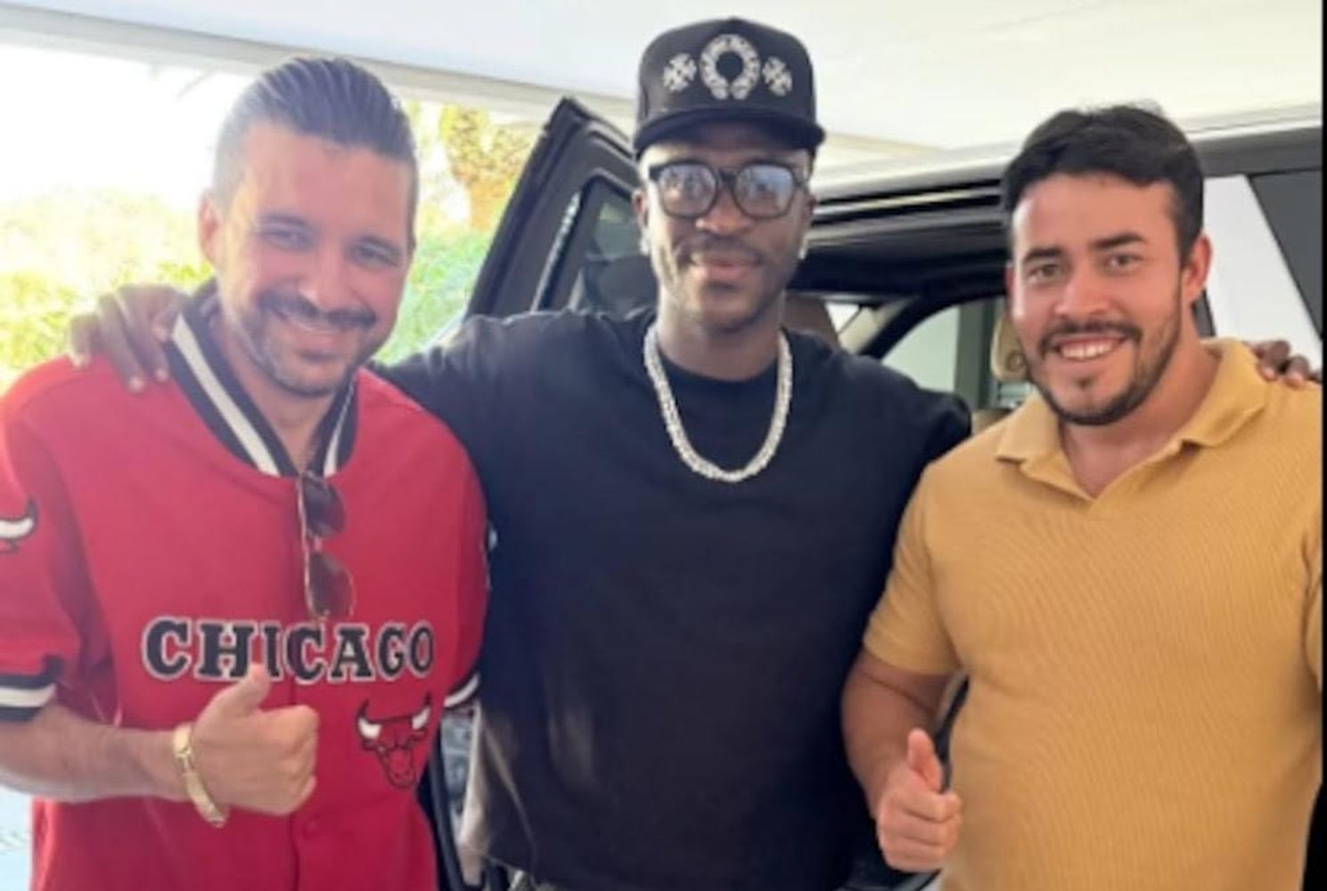 El delantero del Real Madrid, luciendo su nuevo look en Brasil.