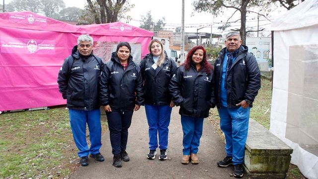 En Almafuerte, agentes sanitarios y evaluadores de discapacidad articulan tratamientos, trámites y derechos para vecinos del barrio y localidades cercanas.