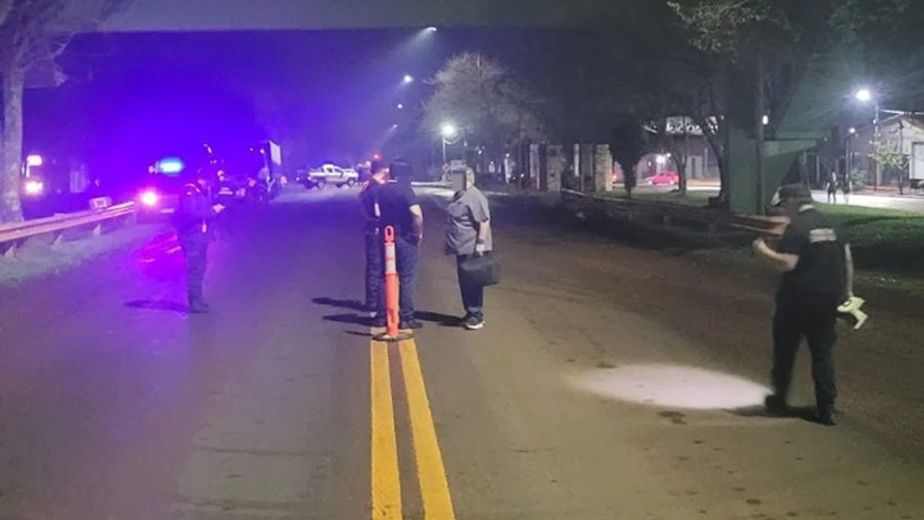 Un hombre de 74 años sufrió heridas graves tras ser atropellado por una motocicleta al cruzar la Ruta 12 en Jardín América