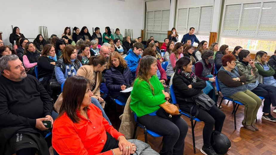 Se llevó a cabo la capacitación del programa “Ojos en Alerta” para auxiliares de la educación