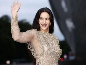 Rosalía llegó a Argentina tras la polémica y una sola fan fue a recibirla al hotel: "La única que vino fui yo"