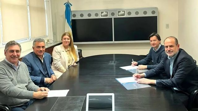 Finalmente el Municipio y el Puerto de Bahía Blanca se harán cargo de arreglar el asfalto en la ruta cercana a El Cholo.
