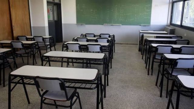 La Asociación de Maestros de la Provincia de Buenos Aires (AMPBA) anunció que implementarán medidas de fuerza si no mejoran las condiciones salariales.