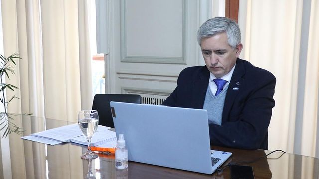 El secretario ejecutivo médico insistió en la consulta temprana ante la aparición de fiebre u otros signos.
