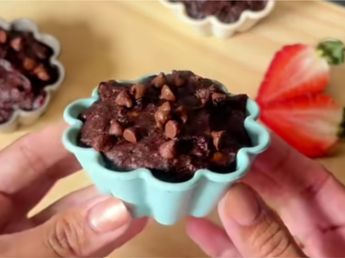 Muffins de chocolate sin huevo ni harina: la receta express de 3 ingredientes para resolver la merienda