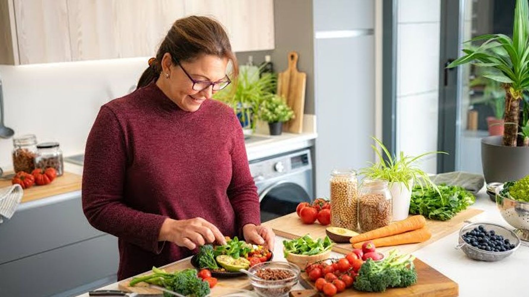 Por qué nos da más hambre en invierno: la explicación científica y cómo evitar subir de peso