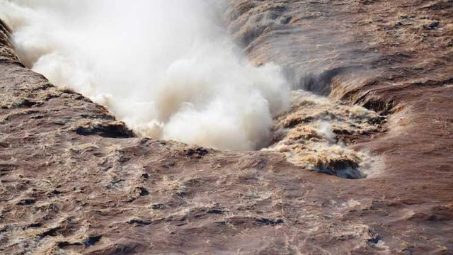 Cerraron el circuito Garganta del Diablo por la crecida del río Iguazú.