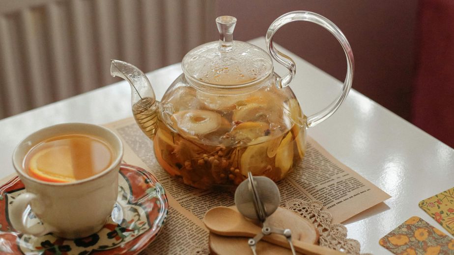 El remedio casero para la tos: cómo hacer una infusión descongestiva con solo 3 ingredientes de origen natural